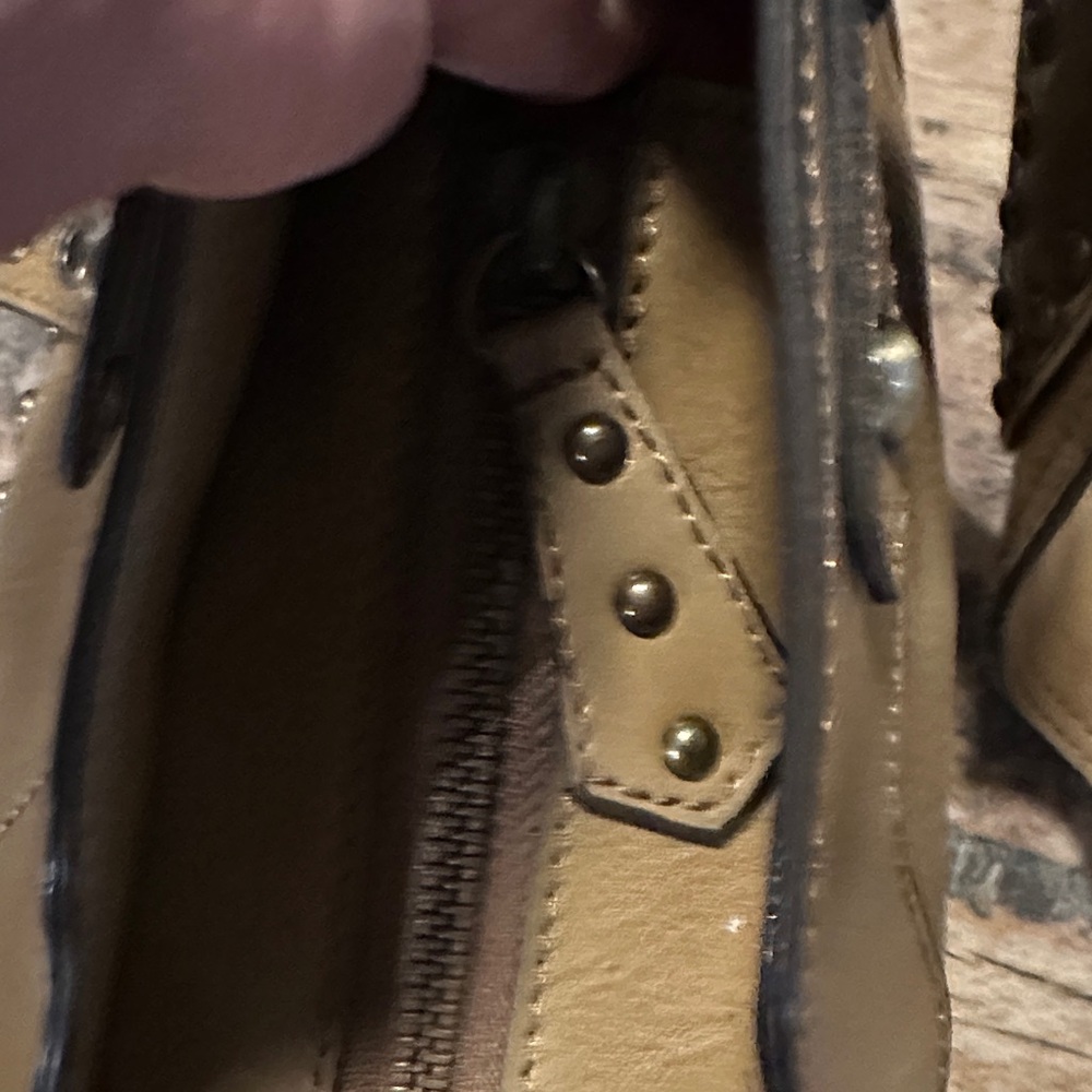 Vintage Guess Studded Brown Leather Shoulder Bag preowned - Picture 16 of 16